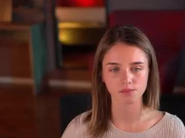 Away raisadoll on Chaturbate