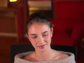 Away raisadoll on Chaturbate