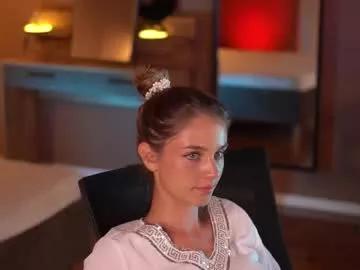 Away raisadoll on Chaturbate