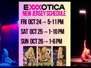 Freechat riababe on Chaturbate