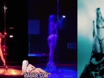 Freechat riababe on Chaturbate