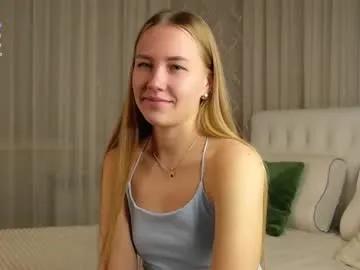 Away roxanelan on Chaturbate