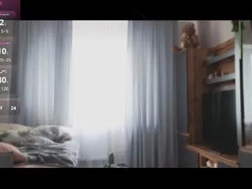 small_blondee — GOAL: cream on bare tits [770 tokens remaining] Hello, let's have some fun #blonde #cute #young #bigboobs #lush