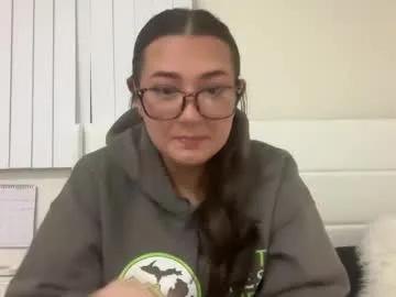 Chaturbate starqueenieee is Freechat starqueenieee — private deals!!! come join. #teen #new #latina #twogirls #thick #allnatural
