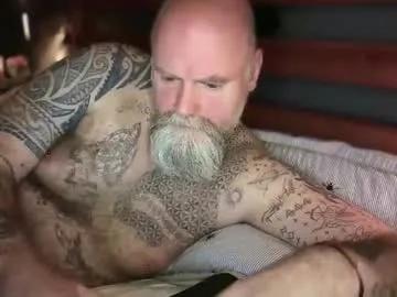 Freechat tattooeddilf01 on Chaturbate