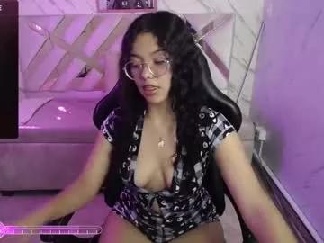 Freechat victoria_castillo_b on Chaturbate