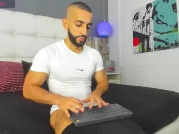 Freechat yiyo10_ on Chaturbate