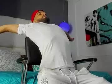 Freechat yiyo10_ on Chaturbate