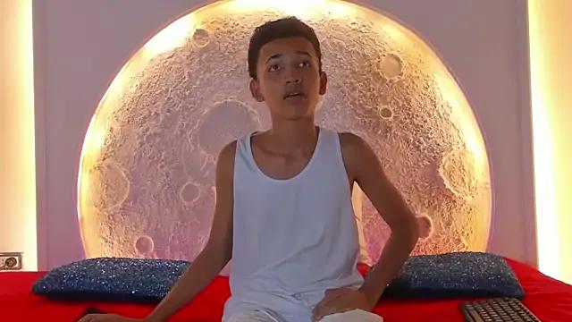 Freechat _Noah19 on StripChat