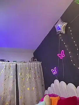 AlisonHoot69 — show ass + pug