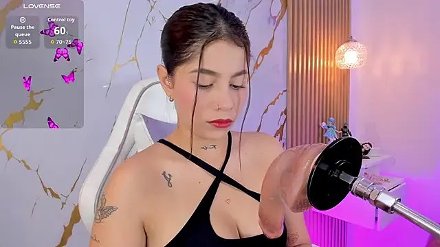 Freechat alissaowens_ on StripChat