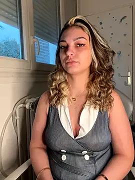 StripChat Ambre_La_nebulleuse is Freechat Ambre_La_nebulleuse — Suce comme une chienne seins nu