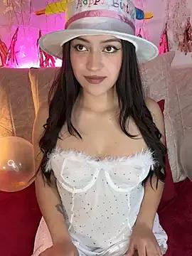 Freechat AngellaMoraa on StripChat