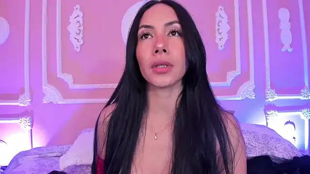 ArianaReynoldss on StripChat 