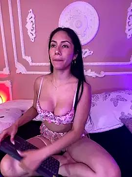 ArianaReynoldss on StripChat 