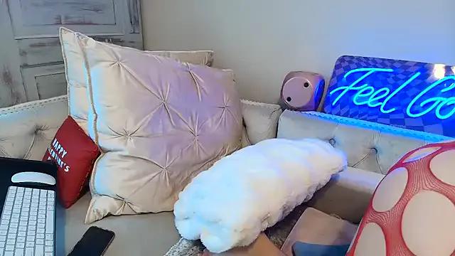 StripChat BarbieKarly is Freechat BarbieKarly — RIDE DILDO PUSSY POV!!!