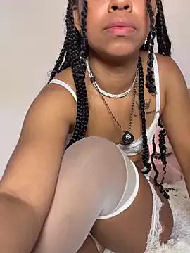 bella__honey on StripChat 