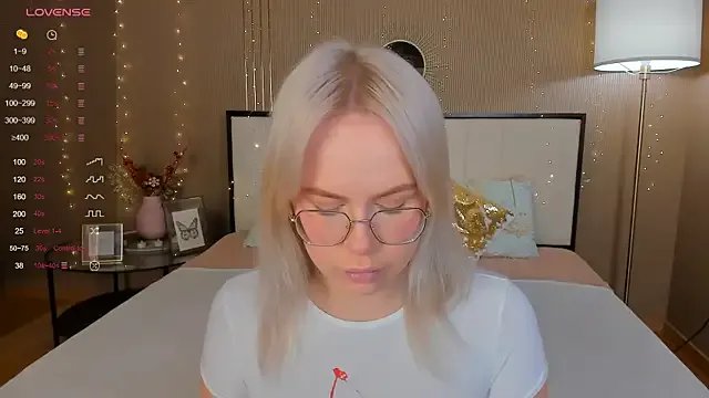 Freechat bellatip on StripChat