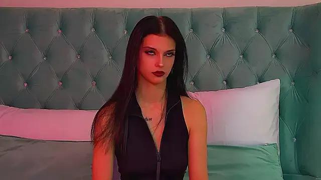 Freechat BeverlyMost on StripChat