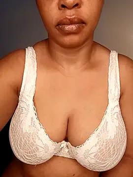 Freechat boobsnipplian on StripChat