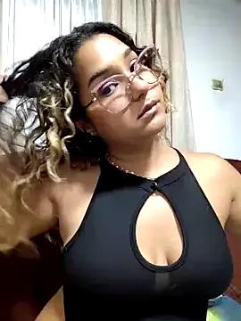 Freechat BrendaGirs on StripChat