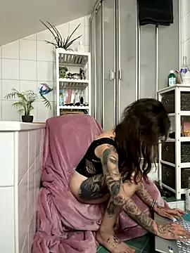 Freechat BrownieyQueen on StripChat