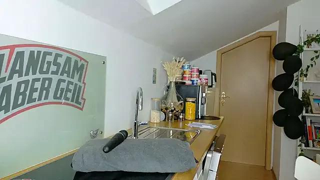 Freechat BrownieyQueen on StripChat