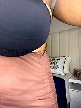 Freechat Bustygoddess32 on StripChat