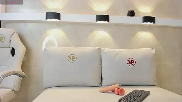 Freechat chloe_murray on StripChat