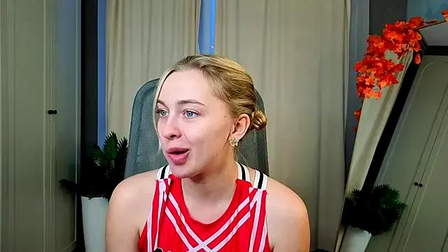 christie_luv — Flirting with my blue eyes close cam