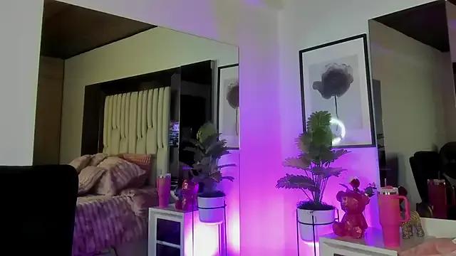 Freechat Cloee_Rainbow1 on StripChat