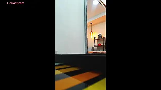 Coral_Lise on StripChat