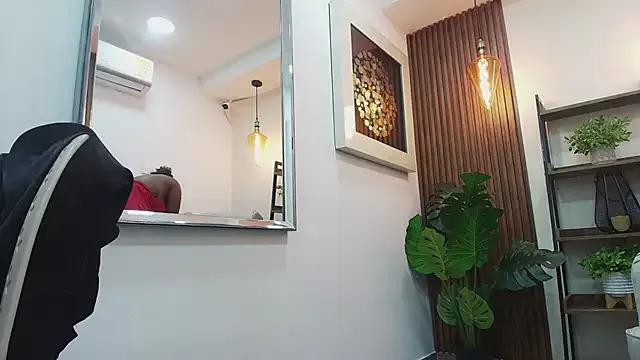 Coral_Lise on StripChat