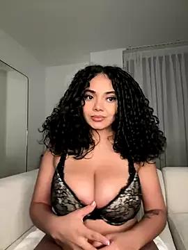 Freechat Curlyierr on StripChat