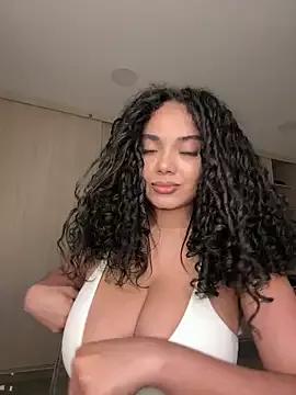 Freechat Curlyierr on StripChat