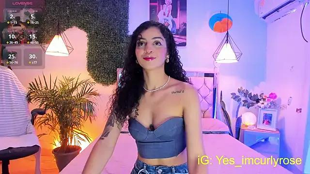 CurlyRose__ on StripChat