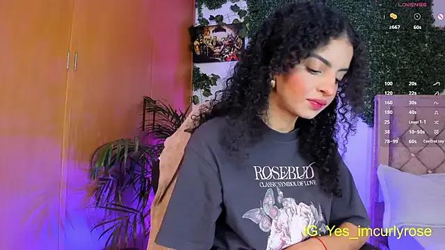 CurlyRose__ on StripChat