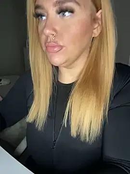 StripChat CurvyGirlMyla is Freechat CurvyGirlMyla — GET ME WET