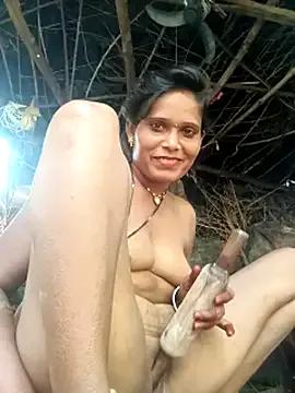 Freechat cute_diya_12 on StripChat