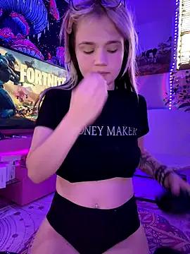 Freechat Cutiepiespanks on StripChat