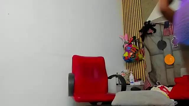 Freechat dafnnelewis on StripChat