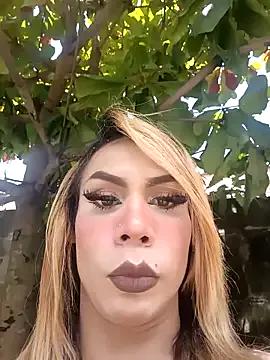 StripChat Daliana_Gounbolt is Freechat Daliana_Gounbolt — Sucking fingers on the bus