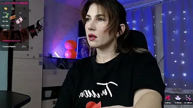 Daniela_Cooperr — hot tease in lace bodysuit