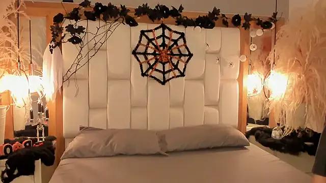 Freechat Daphne_And_Roger on StripChat