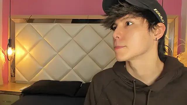 Freechat Daphne_And_Roger on StripChat