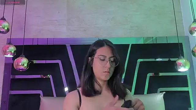 DaraBeckett — Freechat on StripChat