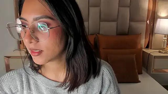 DaraBeckett on StripChat 