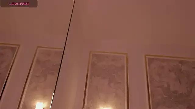 doll_eyees_ on StripChat 