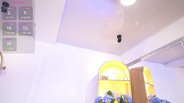 Freechat elasummer on StripChat