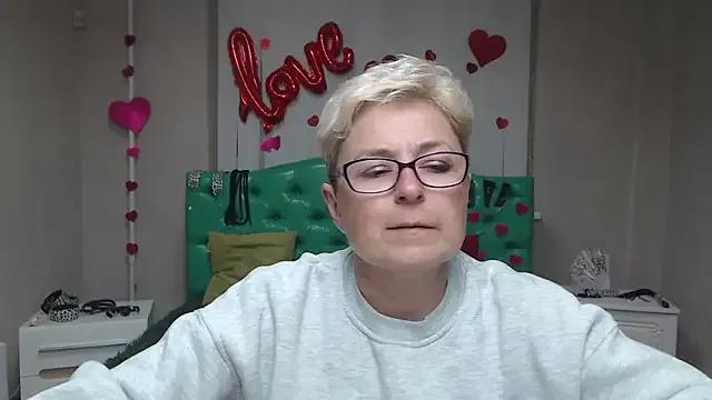 Freechat EmiliaGree on StripChat